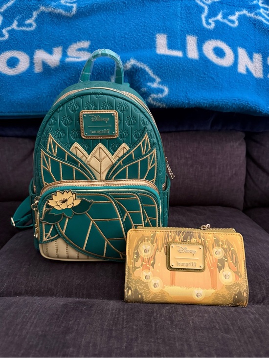 Loungefly Handbags - Hardtag Loungefly princess Tiana Teal Floral Mini Backpack with Matching Wallet